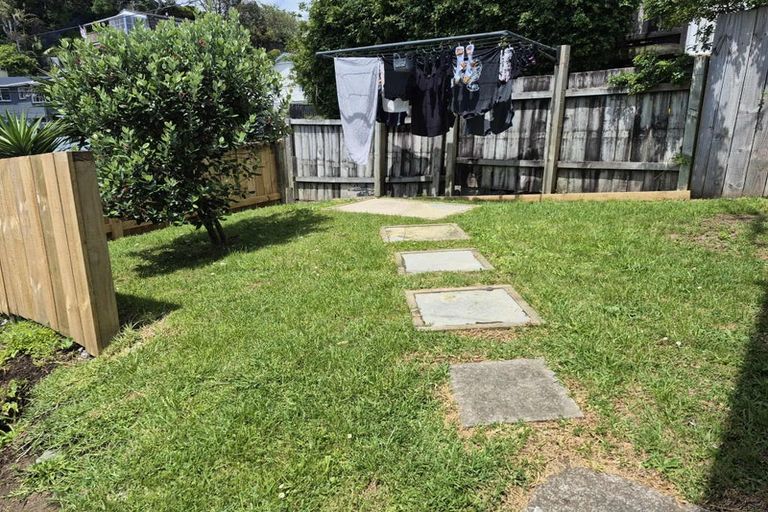 Photo of property in 54 Pioneer Road, Moturoa, New Plymouth, 4310