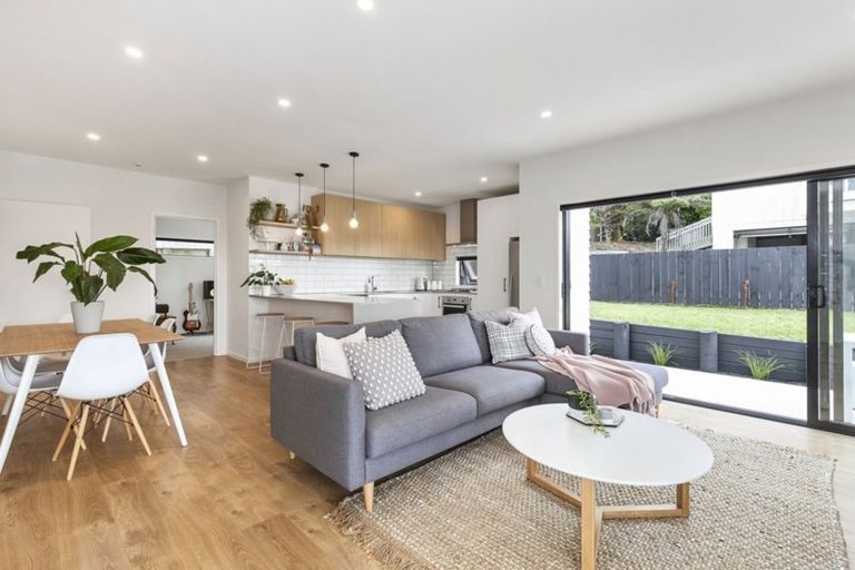 Photo of property in 3 Eric Gifford Drive, Ranui, Auckland, 0612