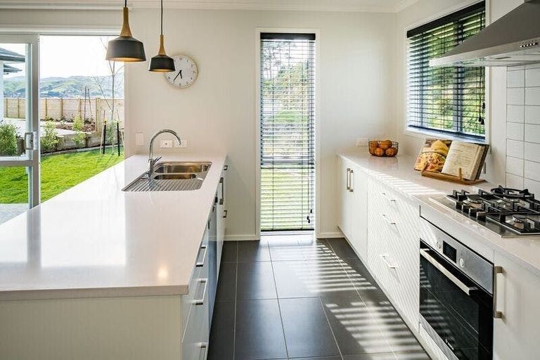 Photo of property in 5 Tradewinds Drive, Whitby, Porirua, 5024