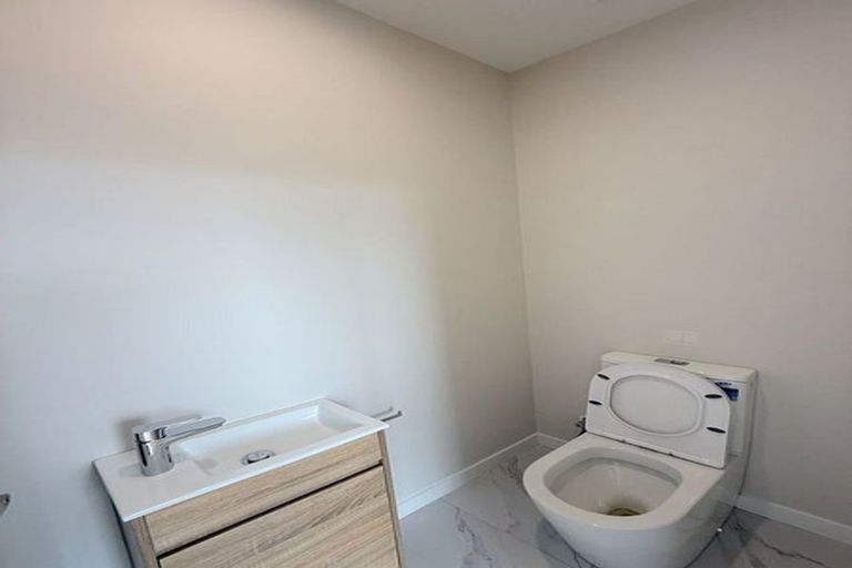 Photo of property in 73 Hutchinsons Road, Bucklands Beach, Auckland, 2014
