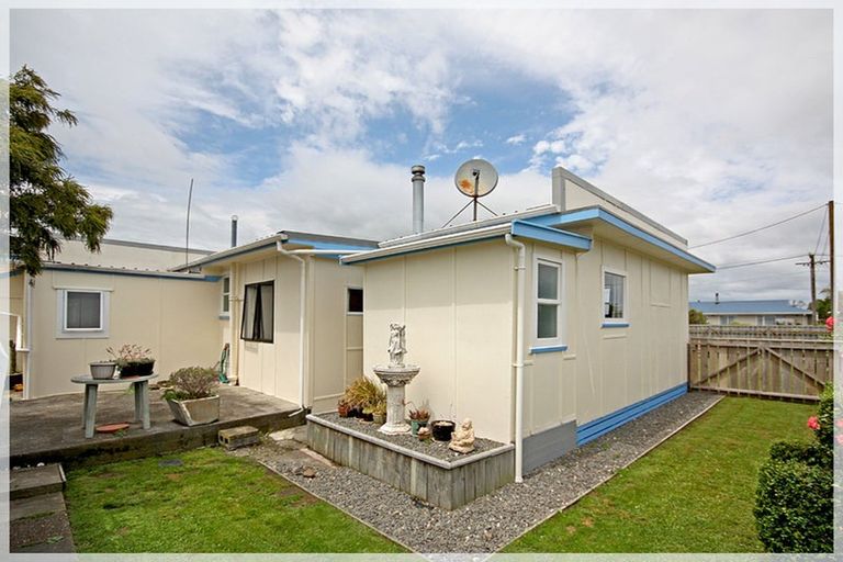 Photo of property in 51 Edinburgh Terrace, Foxton Beach, Foxton, 4815