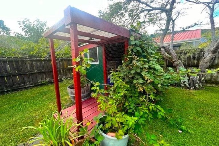 Photo of property in 10 Melvill Grove, Waterloo, Lower Hutt, 5011