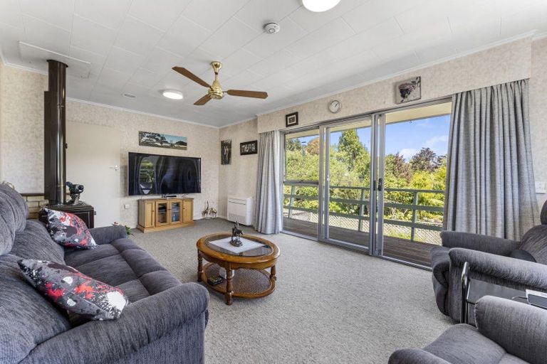 Photo of property in 71 Milton Terrace, Picton, 7220