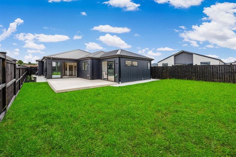 Photo of property in 42 Kakano Street, Clevedon, Papakura, 2582