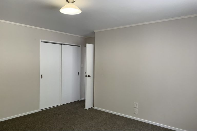 Photo of property in 10 Meynell Court, Glen Eden, Auckland, 0602