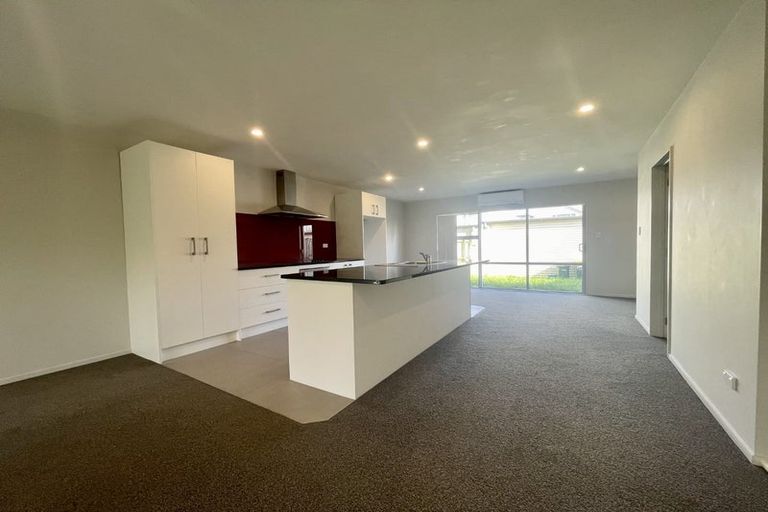 Photo of property in 60 Kuaka Drive, Takanini, 2112