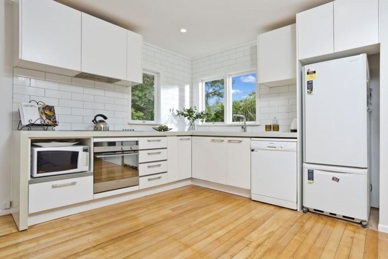 Photo of property in 1/97 Eskdale Road, Birkdale, Auckland, 0626