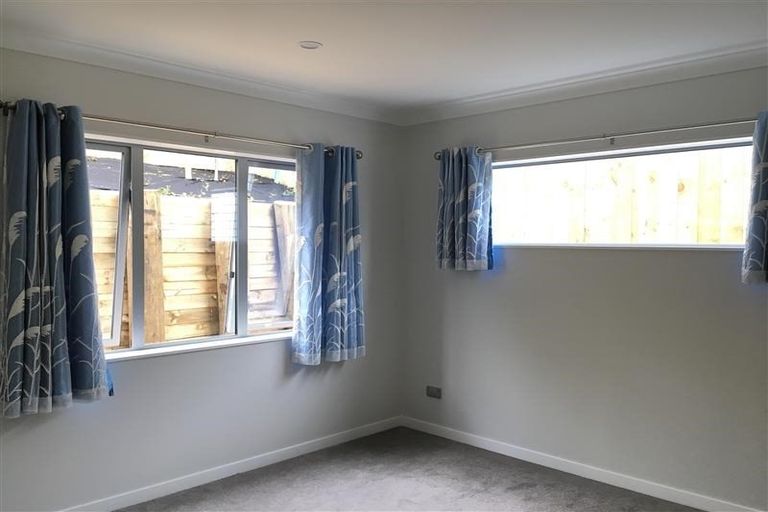 Photo of property in 81 Lake Road, Northcote, Auckland, 0627