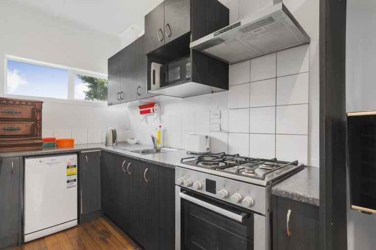 Photo of property in 18 Kayes Road, Pukekohe, 2120