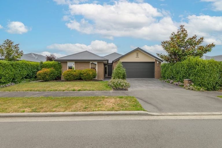 Photo of property in 8 Gosling Crescent, Halswell, Christchurch, 8025