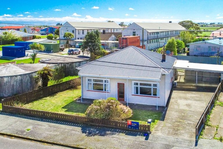 Photo of property in 23 Pakington Street, Westport, 7825