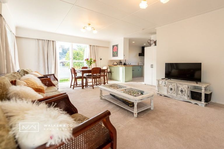 Photo of property in 15 Kaponga Street, Wainuiomata, Lower Hutt, 5014