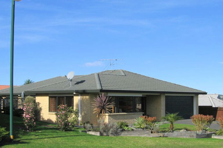 Photo of property in 31 Kath Hopper Drive, Orewa, 0931