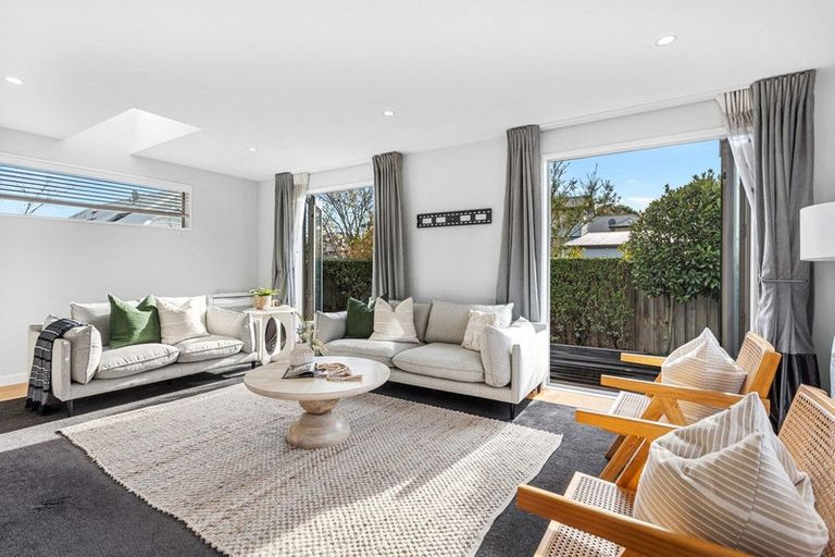 Photo of property in 11 Springfield Road, St Albans, Christchurch, 8014