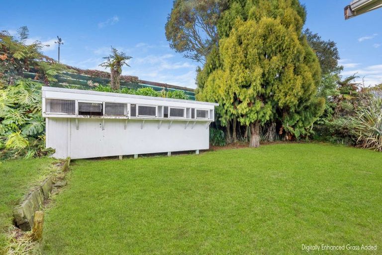 Photo of property in 102 Heta Road, Highlands Park, New Plymouth, 4312