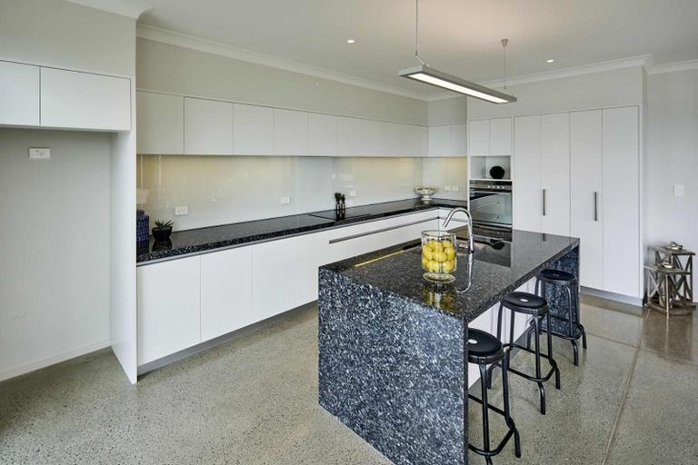 Photo of property in 41 The Masthead, Whitby, Porirua, 5024