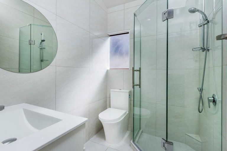 Photo of property in 134 Colwill Road, Massey, Auckland, 0614