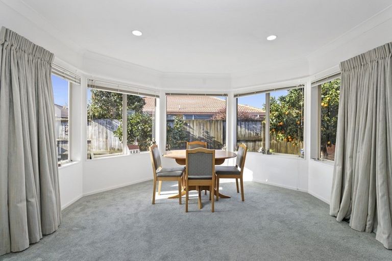 Photo of property in 22 Waiwherowhero Drive, St Andrews, Hamilton, 3200