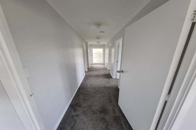 Photo of property in 5 Jarrah Place, Massey, Auckland, 0614