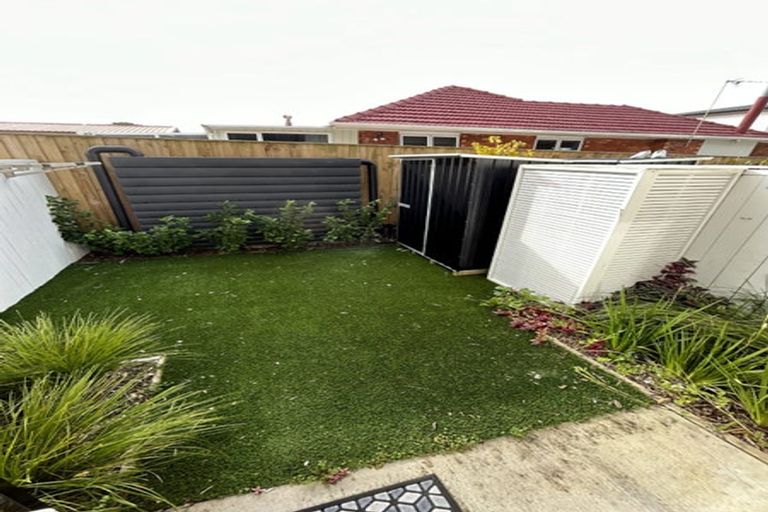 Photo of property in 8/59 Neil Avenue, Te Atatu Peninsula, Auckland, 0610
