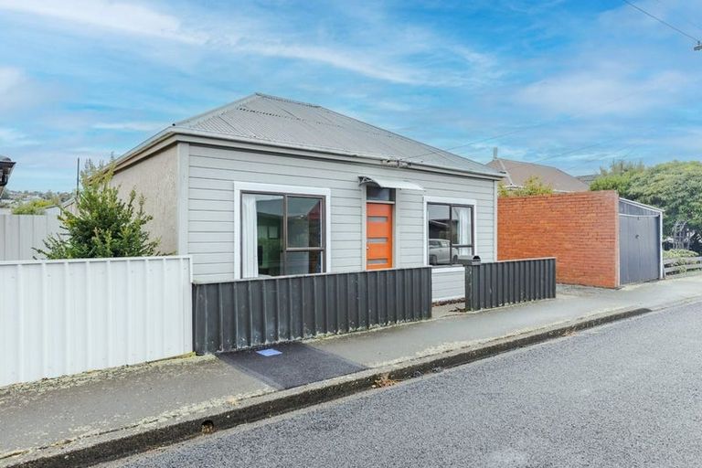 Photo of property in 32 Bathgate Street, South Dunedin, Dunedin, 9012
