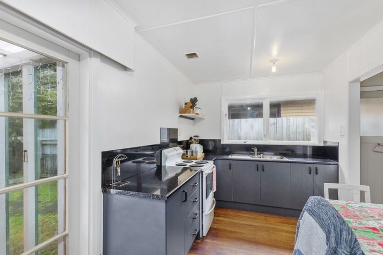 Photo of property in 35 Sunny Grove, Wainuiomata, Lower Hutt, 5014