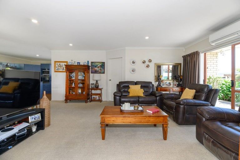 Photo of property in 6 Rays Way, Tuakau, 2121