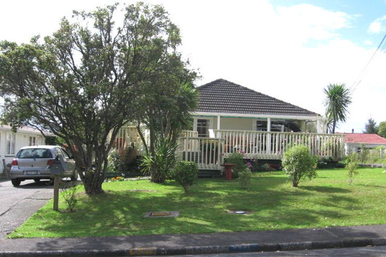 Photo of property in 8a/3 Alma Street, Te Atatu South, Auckland, 0610