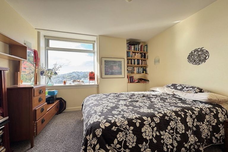 Photo of property in Jerningham Apartments, 20 Oriental Terrace, Oriental Bay, Wellington, 6011