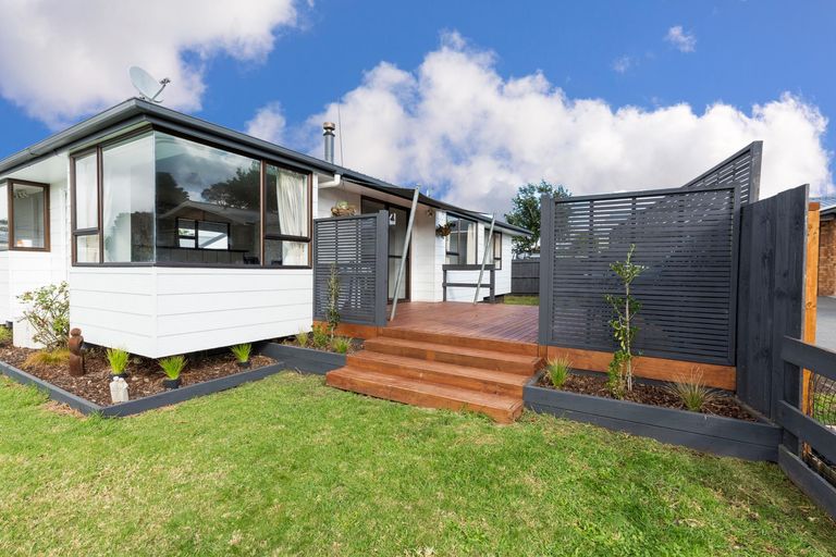 Photo of property in 14 Thorn Road, Tuakau, 2121
