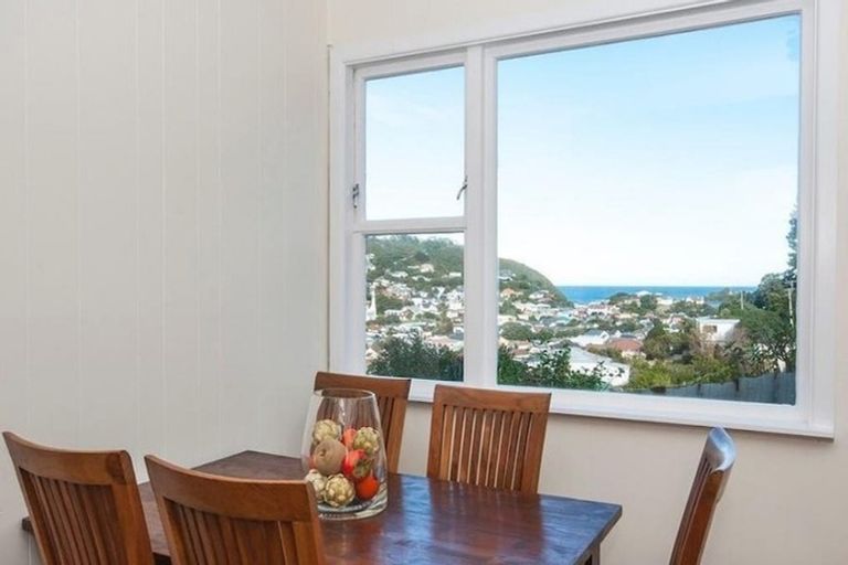 Photo of property in 126 Eden Street, Island Bay, Wellington, 6023