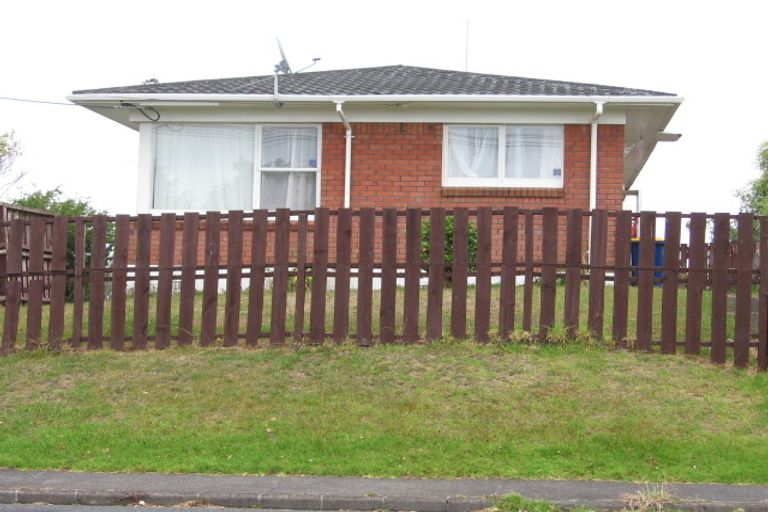 Photo of property in 2/6 Stanley Road, Glenfield, Auckland, 0629