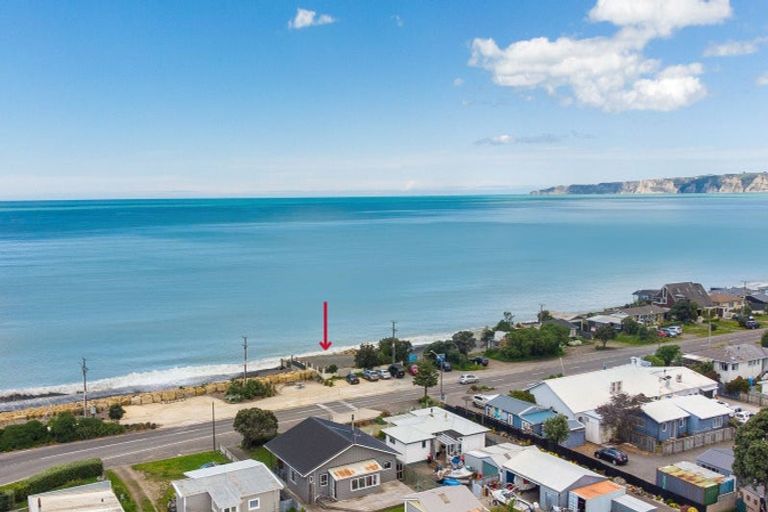 Photo of property in 7 Clifton Road, Haumoana, 4102