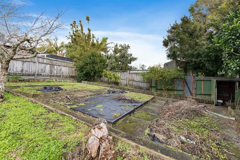 Photo of property in 43 Clovelly Road, Bucklands Beach, Auckland, 2012