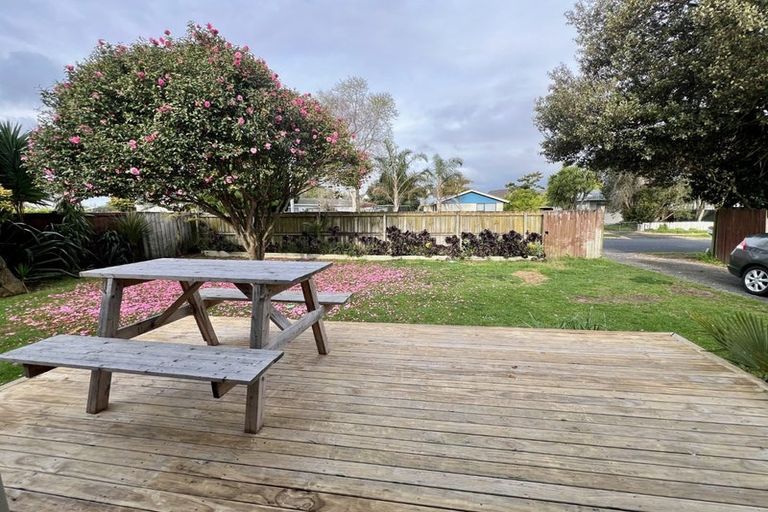 Photo of property in 36 Challen Close, Conifer Grove, Takanini, 2112