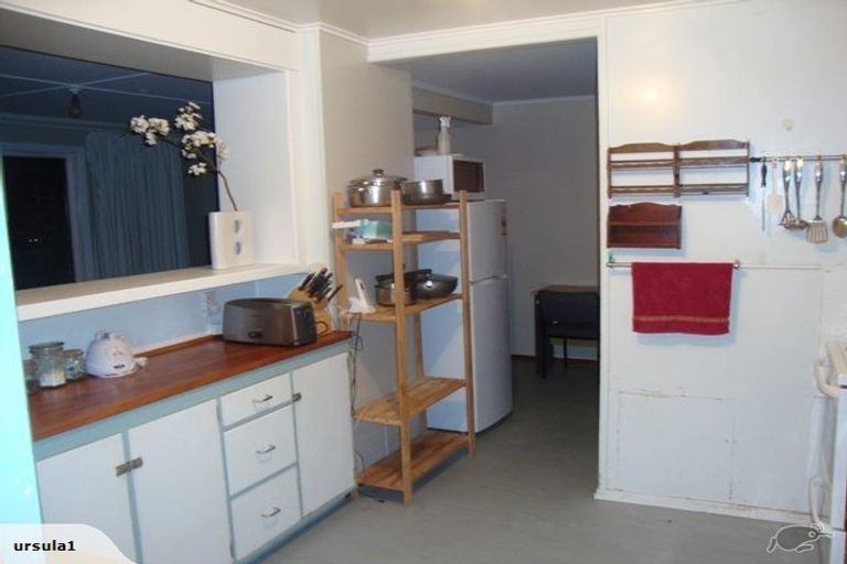 Photo of property in 76- 78 Sievers Grove, Cannons Creek, Porirua, 5024