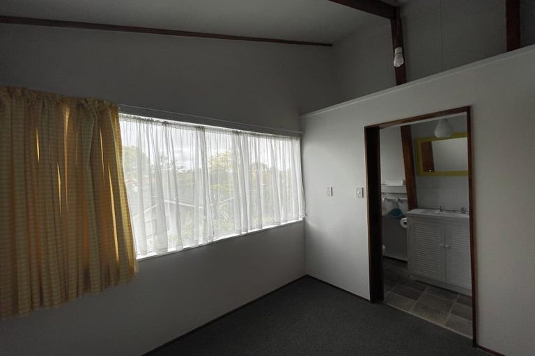 Photo of property in 33 Kurnell Drive, Botany Downs, Auckland, 2010