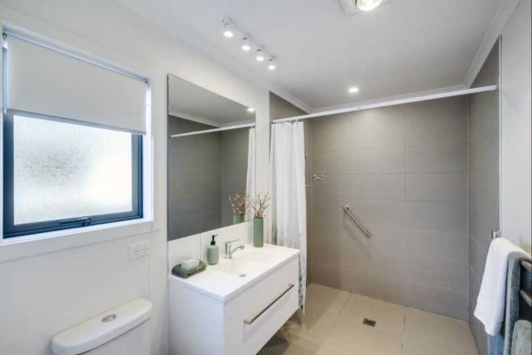 Photo of property in 40 Ferry Road, Clive, 4102