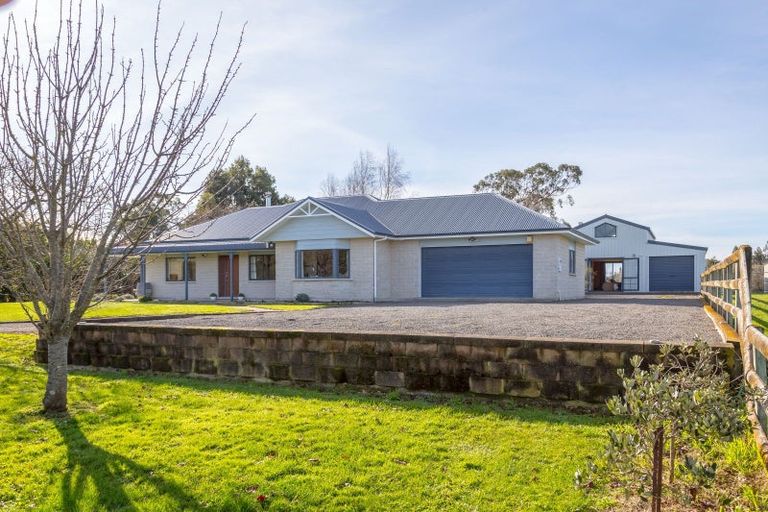 Photo of property in 15 Campbell Drive, Martinborough, 5711