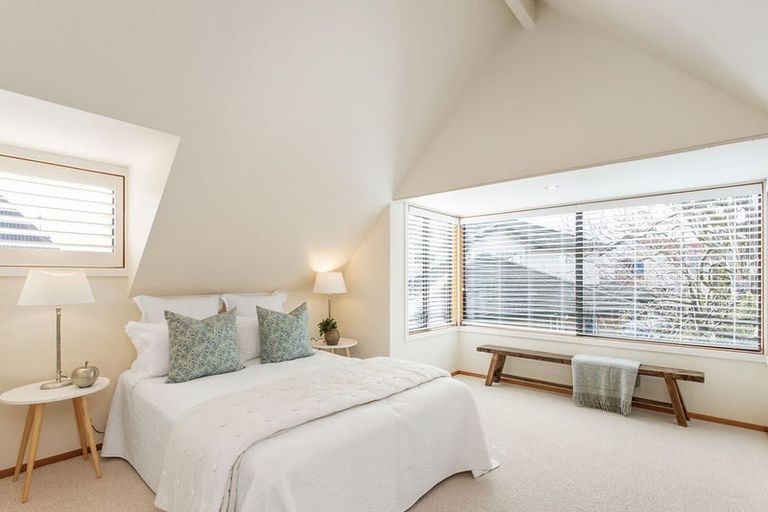 Photo of property in 114b Memorial Avenue, Burnside, Christchurch, 8053