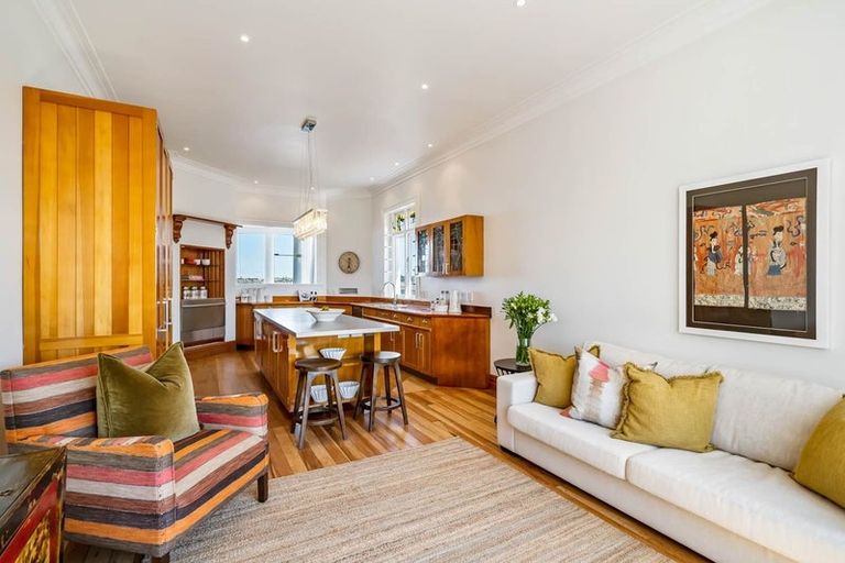 Photo of property in 55 Stanley Point Road, Stanley Point, Auckland, 0624