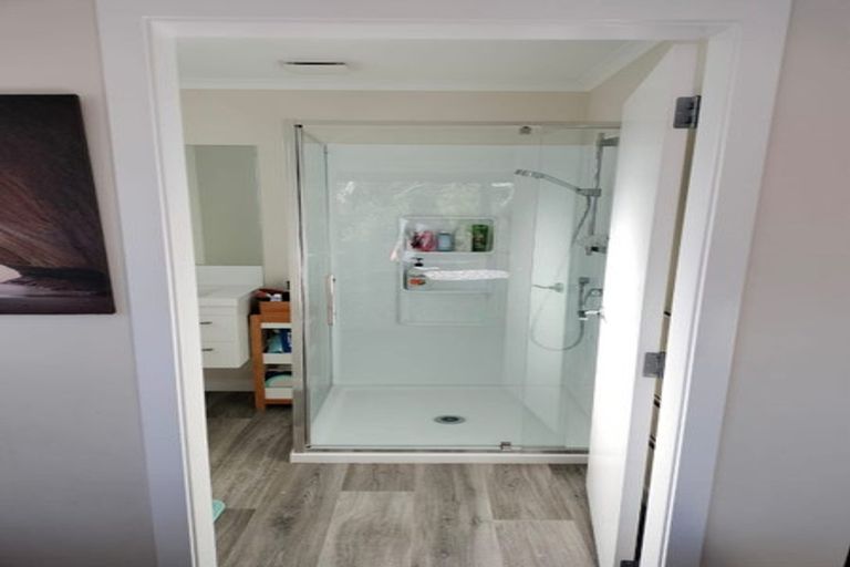 Photo of property in 12 Pateke Drive, Kenepuru, Porirua, 5022