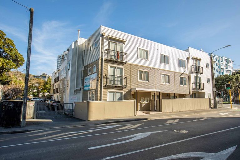Photo of property in 363u1 Willis Street, Mount Cook, Wellington, 6011