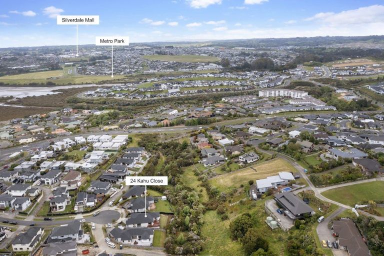 Photo of property in 24 Kahu Close, Orewa, 0931