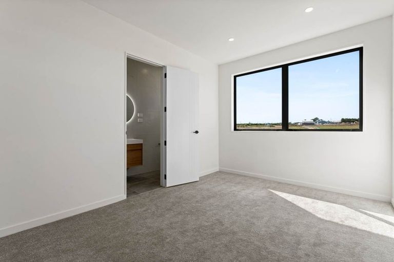 Photo of property in 27 Porowha Road, Westgate, Auckland, 0814