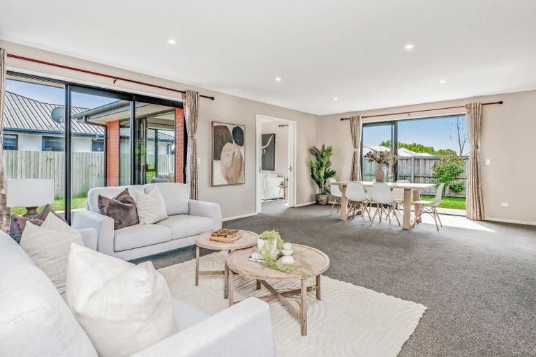 Photo of property in 17 Exeter Lane, Rolleston, 7614