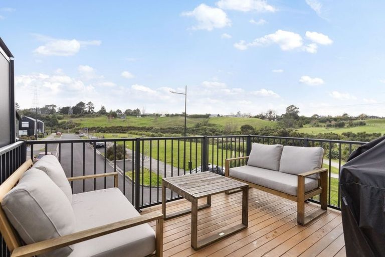 Photo of property in 22 Parenga Lane, Kumeu, 0810
