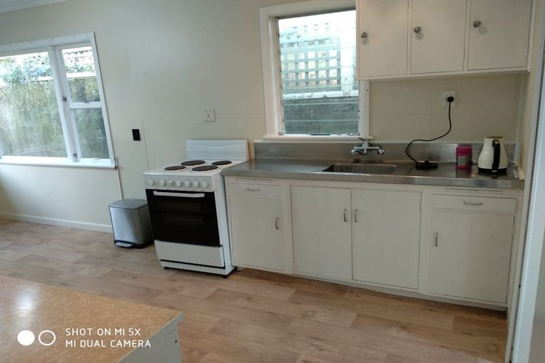 Photo of property in 88 Newlands Road, Newlands, Wellington, 6037