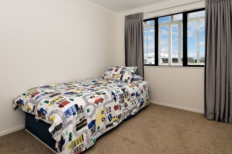 Photo of property in 29 Kanuka Road, Hobsonville, Auckland, 0616