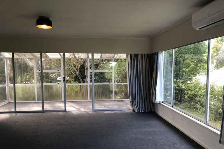 Photo of property in 490 Don Buck Road, Massey, Auckland, 0614